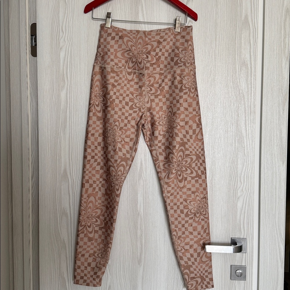 Beyond Yoga LIKE NEW beige Floral Checkered Leggings